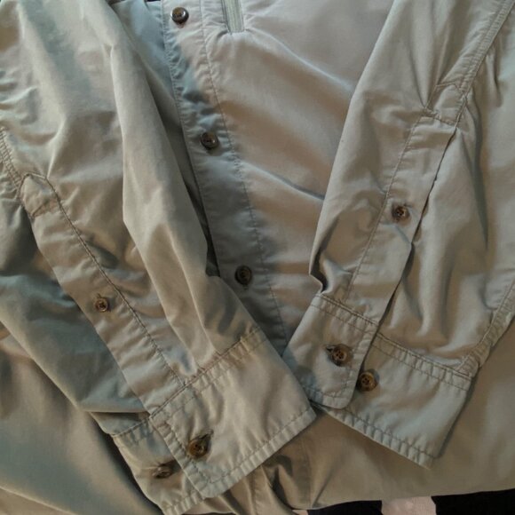 Fjall Raven Shirt Mens Size M Vented Roll Tab Sleeves Button Up Hiking Fishing - Picture 7 of 8